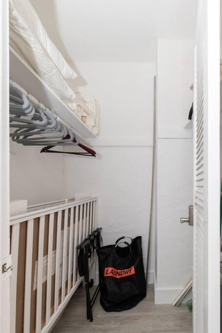 Stunning & Spacious Resort-Style Condo Across From Beach! マイアミビーチ エクステリア 写真
